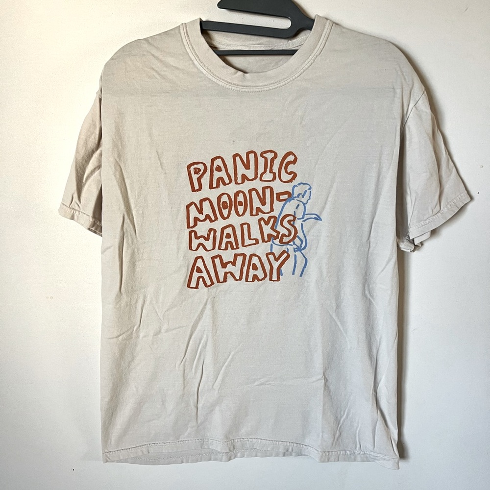 ✨🤙🏻PERSONAL TEE COLLECTION SALE - Panic Moon Walks Away Tee - M